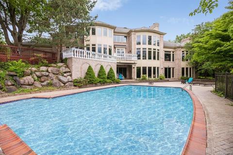 975 Sunningdale