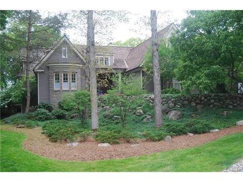 975 Sunningdale