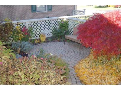 For Sale: 692 Brockmoor Bloomfield Hills, MI 48304