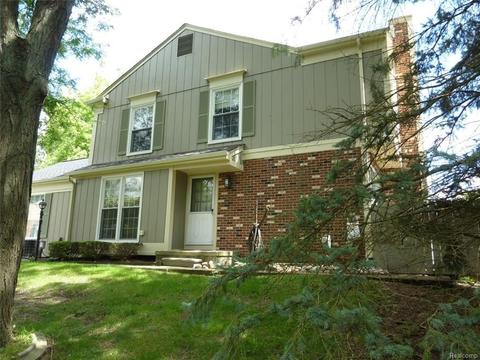 978 Golfview Ct