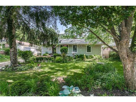 978 Golfview Ct