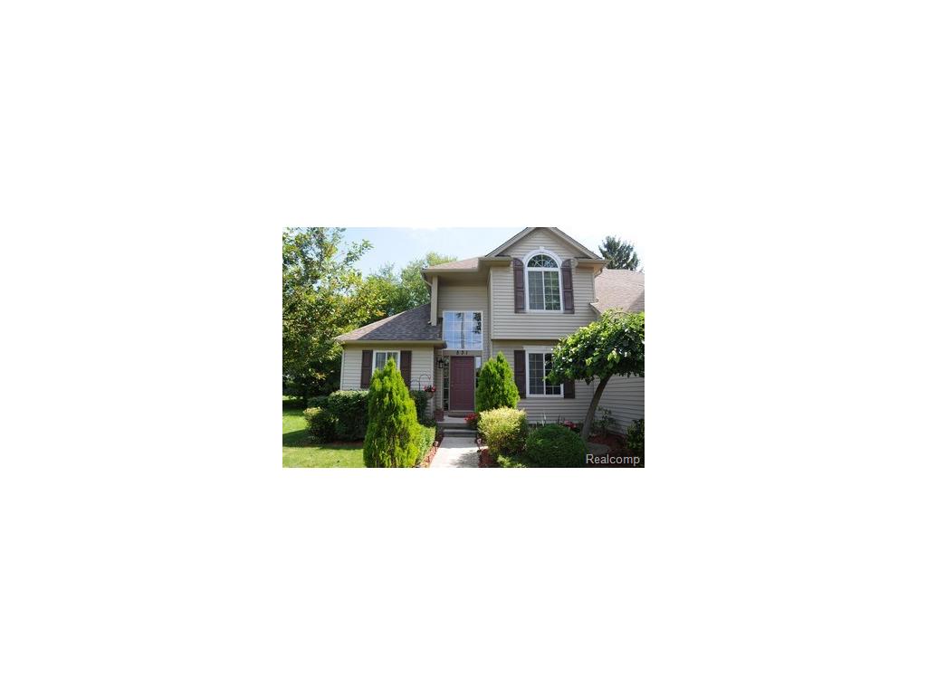 952 Downhill Ln