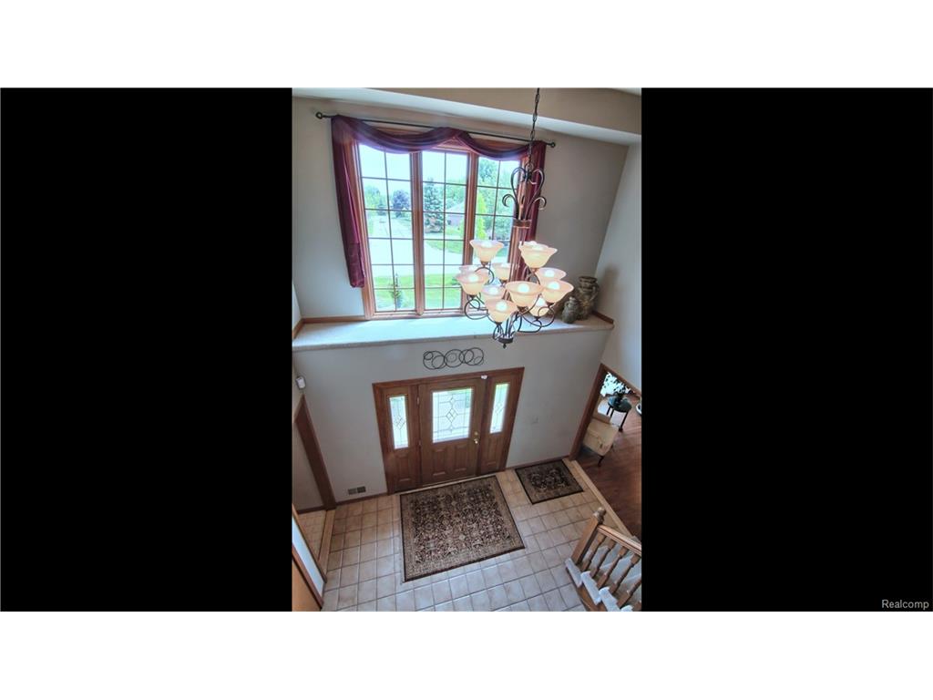 For Sale: 1060 Bembridge Dr Dr Rochester, MI 48307