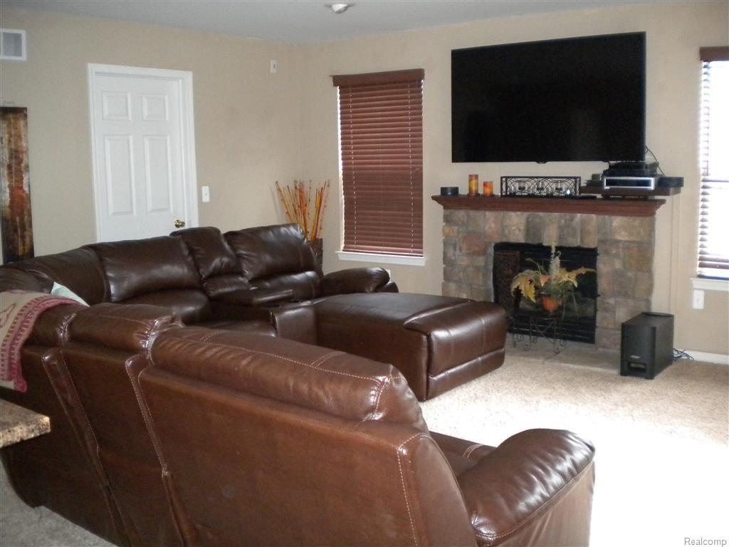 779 Woodfield Way