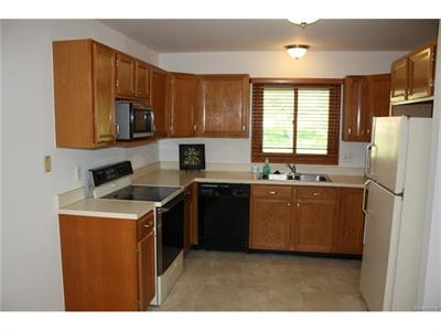 For Sale: 2160 Rochelle Park Rochester, MI 48309