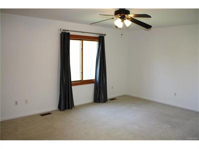 For Sale: 2160 Rochelle Park Rochester, MI 48309