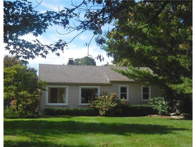 3246 Greenwood