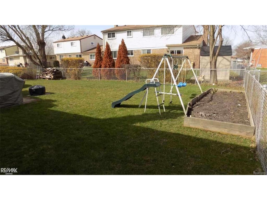 36202 Beverly Dr