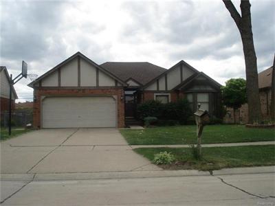 For Sale: 35339 Kensington Sterling Heights, MI 48312