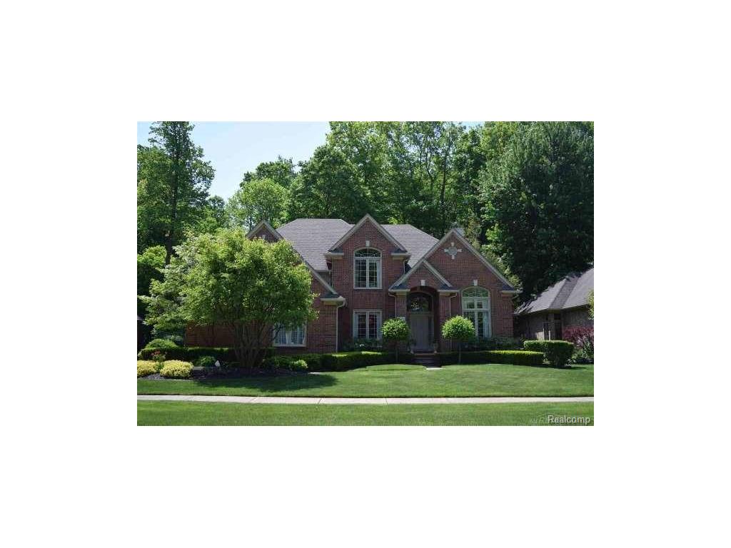 For Sale: 48229 Red Oak Utica, MI 48315