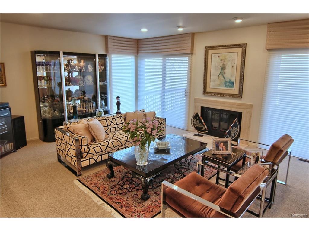 6281 Gatewood