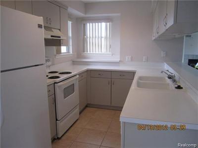 For Sale: 6621 Firestone Crse West Bloomfield, MI 48322
