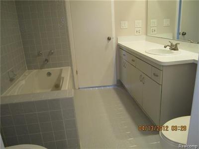 For Sale: 6621 Firestone Crse West Bloomfield, MI 48322