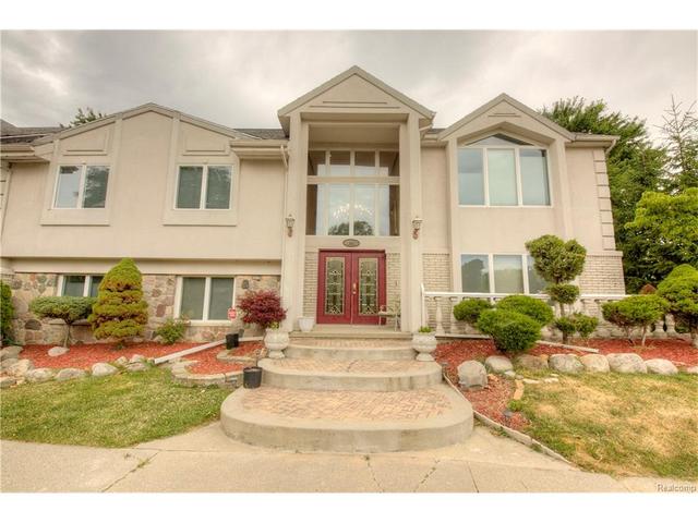 4948 Champlain Cir