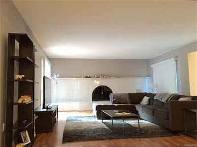2772 Peterboro West Bloomfield, MI 48323