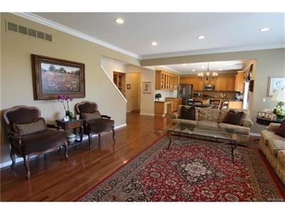7585 Windgate Cir