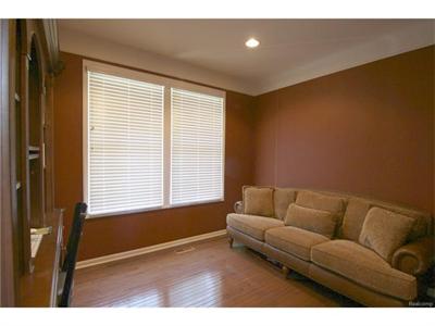 7585 Windgate Cir