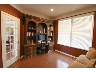 7585 Windgate Cir