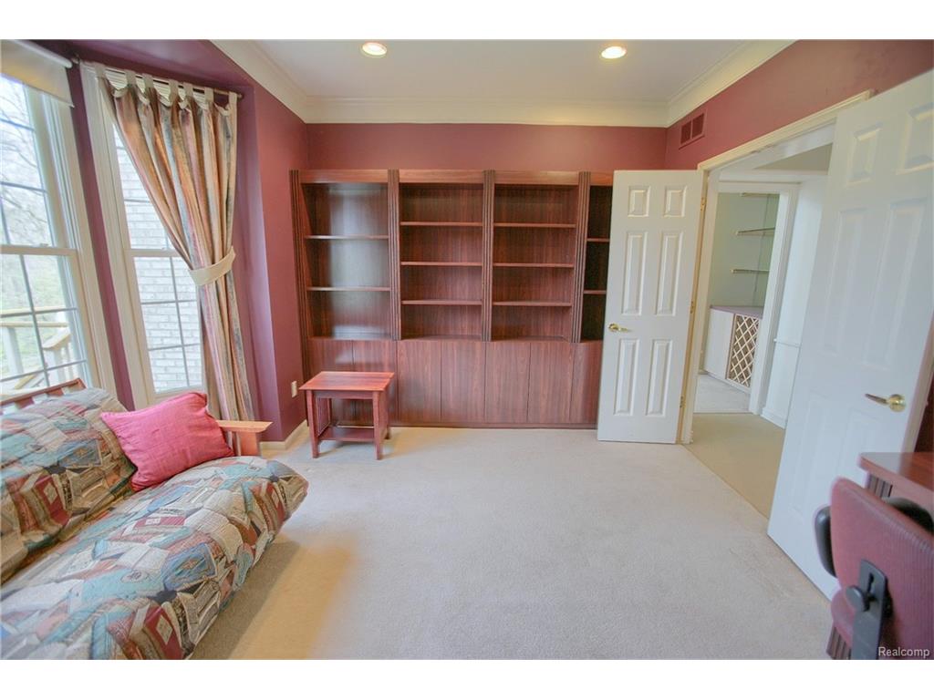 5874 Orchard Woods Dr