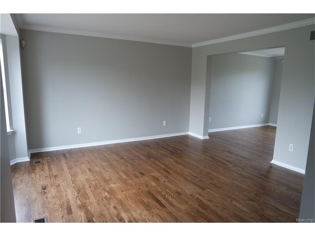 6886 Chesterfield
