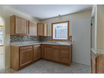 For Sale: 7161 Wedworth Waterford, MI 48327