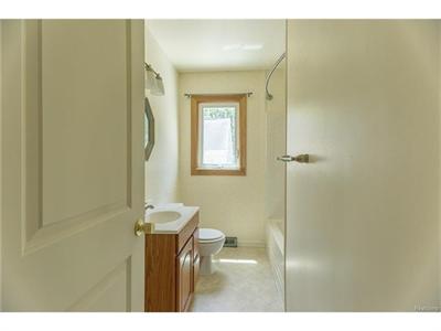 For Sale: 7161 Wedworth Waterford, MI 48327
