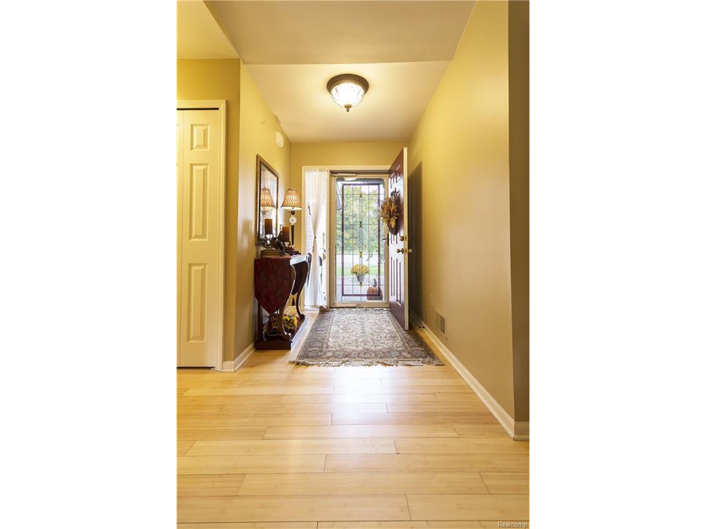 5843 Meadowgreene