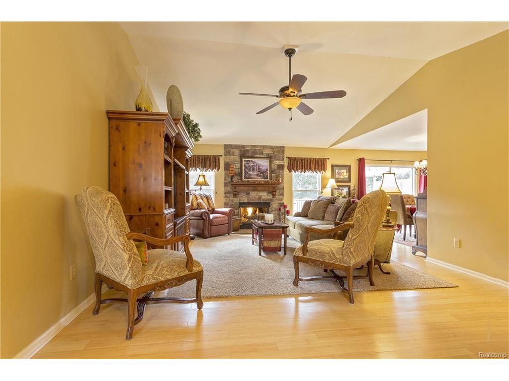 5843 Meadowgreene