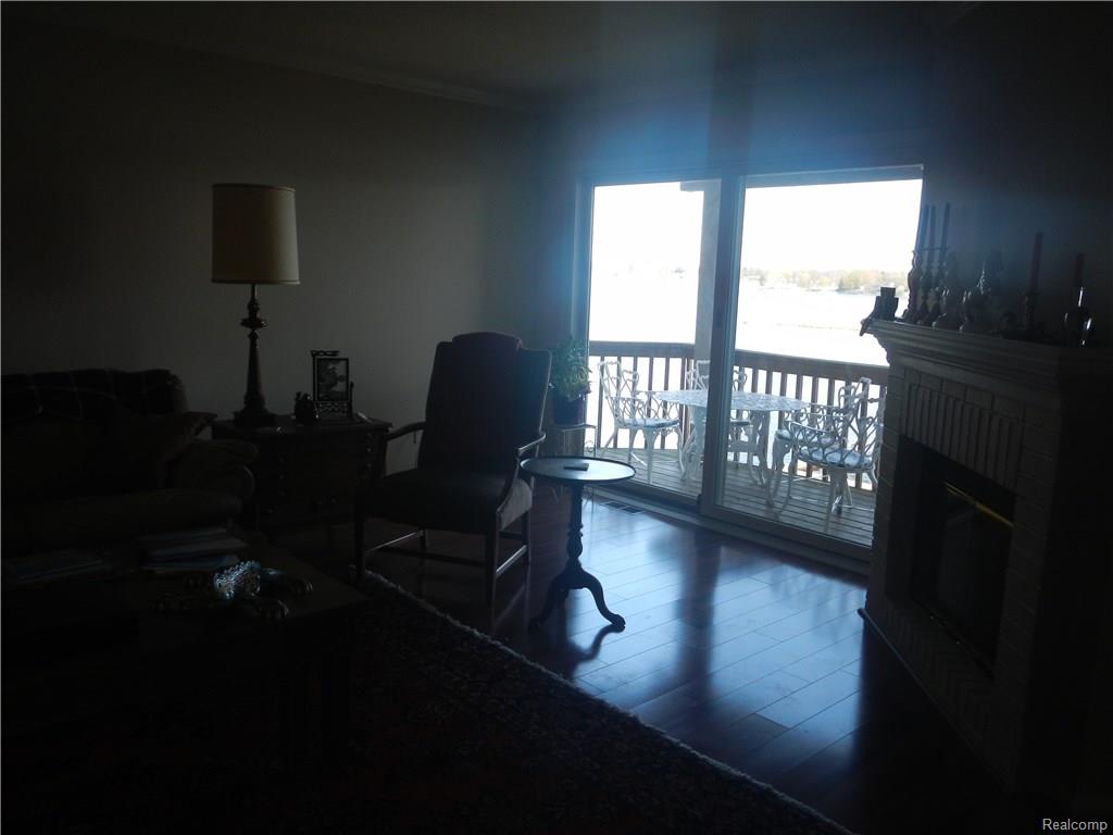 For Sale: 3106 Bay Front Ct Waterford, MI 48328