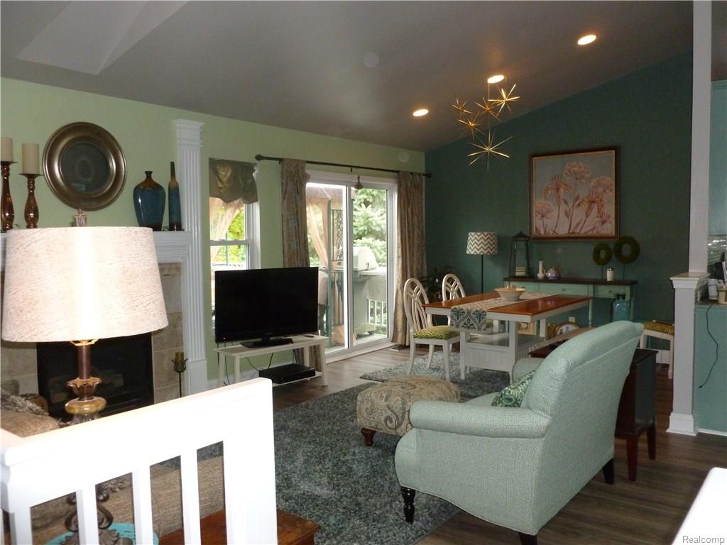 2844 Birchwood