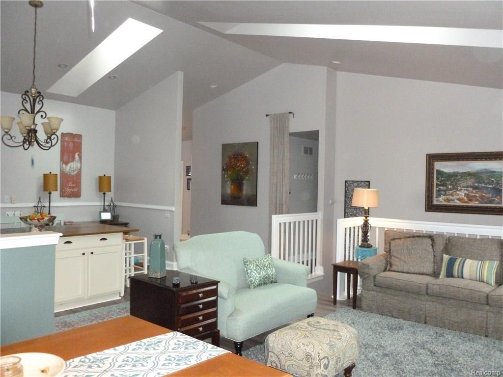 2844 Birchwood