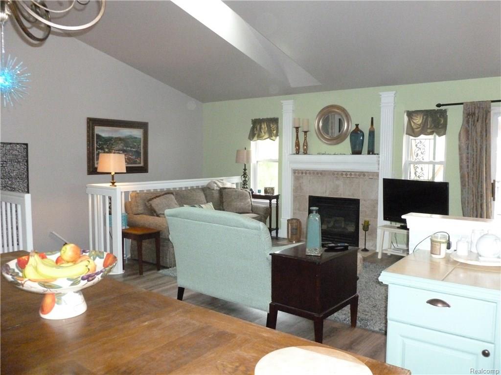 2844 Birchwood