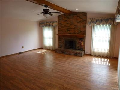 For Sale: 29691 Canterbury Crse Farmington, MI 48331