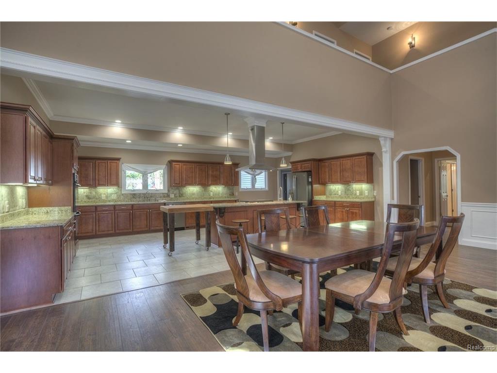 6886 W Knollwood Cir