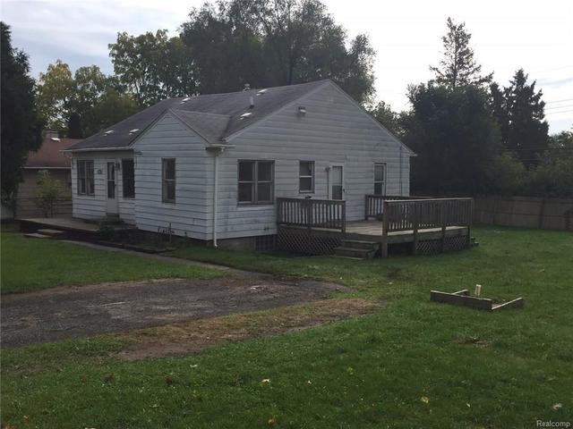 592 Peacock Ave