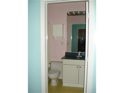 For Sale: 27 Hazel Main Unit #APT 1 Pontiac, MI 48341