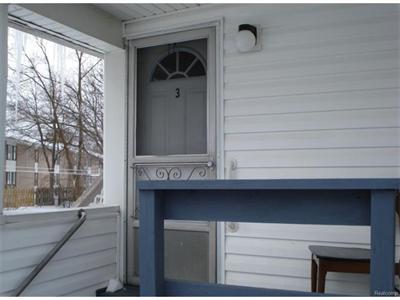 For Sale: 27 Hazel Main Unit #APT 3 Pontiac, MI 48341