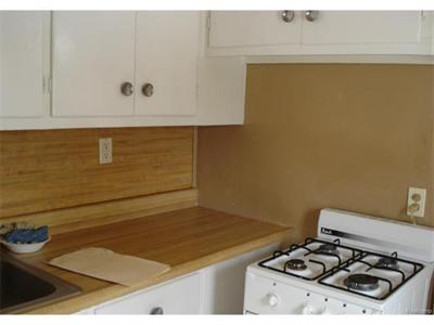 For Sale: 27 Hazel Main Unit #APT 3 Pontiac, MI 48341
