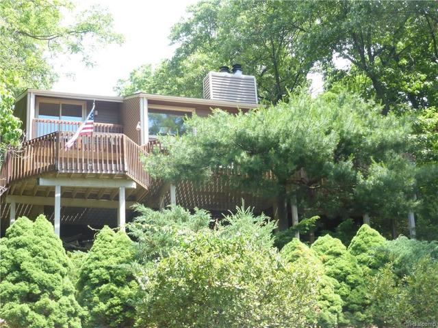 8207 Brookstone Ln