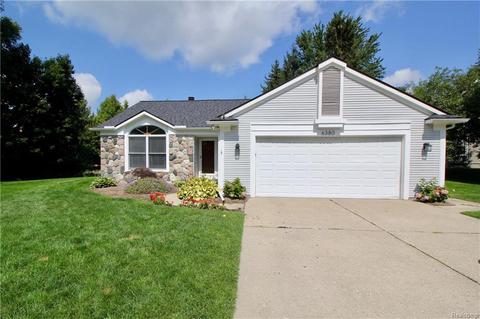 6303 Golf View Dr