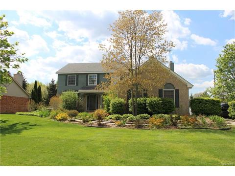 6303 Golf View Dr
