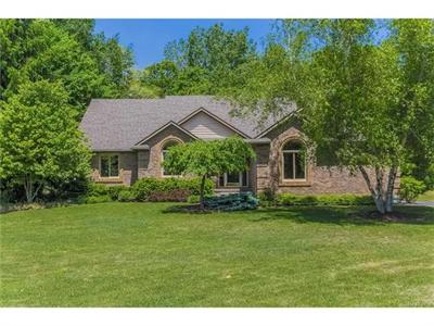 For Sale: 7690 Deerhill Clarkston, MI 48346