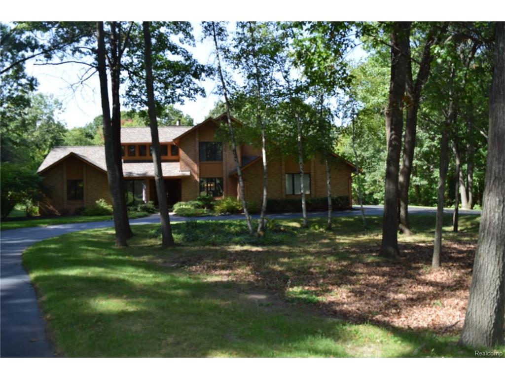 6565 Pine Ridge Cir