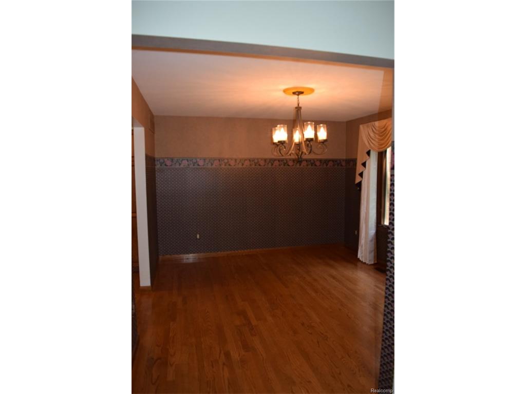 6565 Pine Ridge Cir