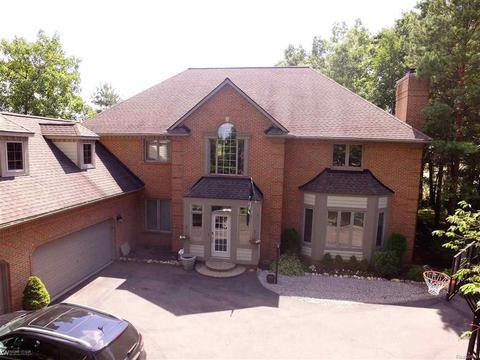 6823 Oakhurst Ridge Rd