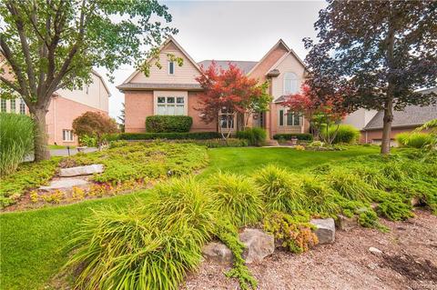 6823 Oakhurst Ridge Rd