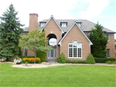 6823 Oakhurst Ridge Rd