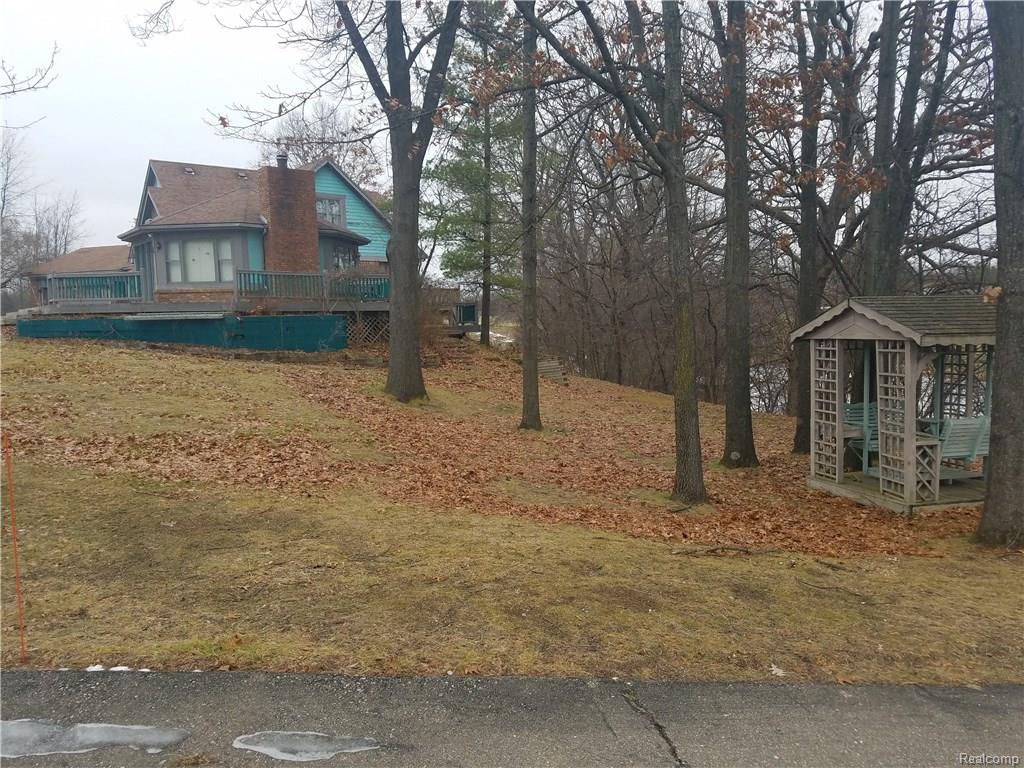 432 River Oaks Dr