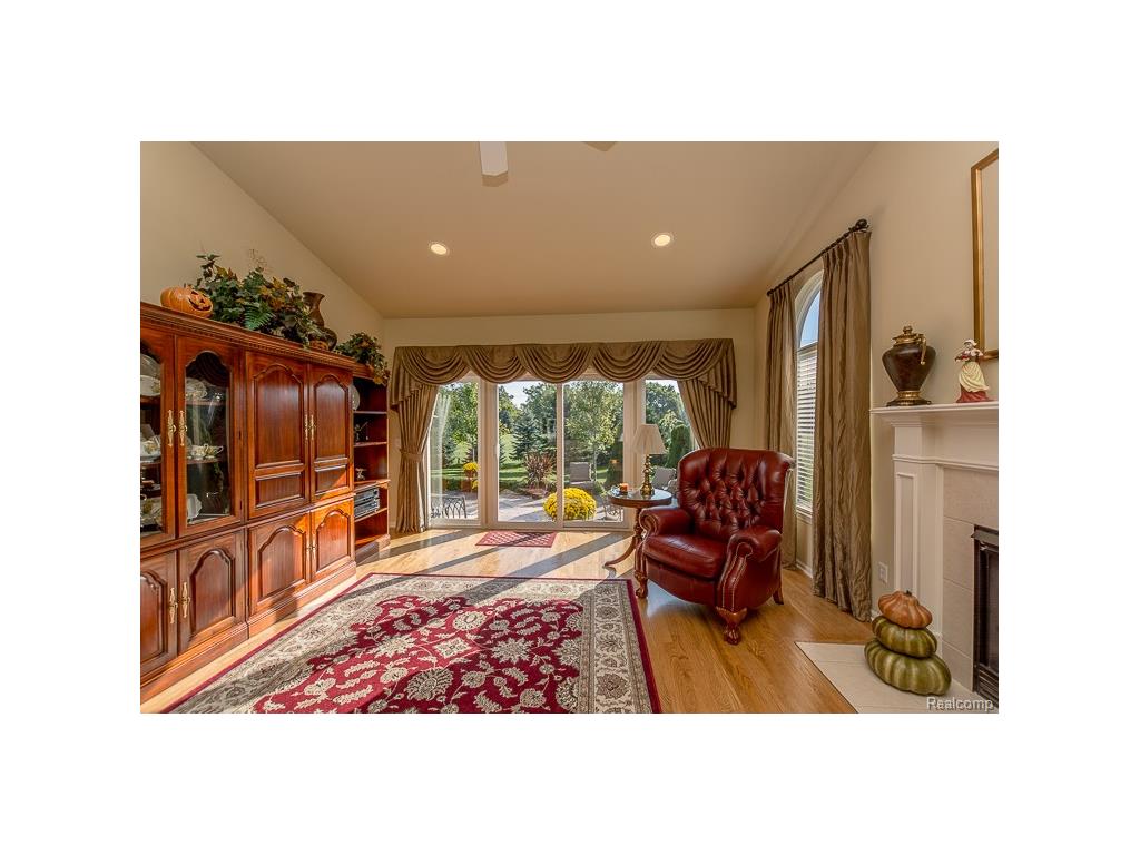 333 Asbury Ct #14
