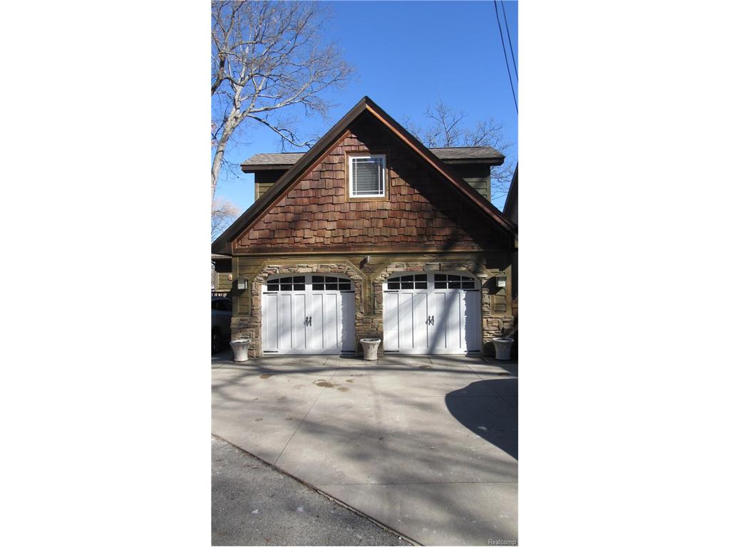 8881 Deerwood Rd